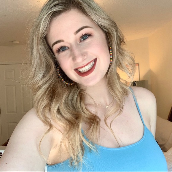 Meet your Posher, Mckenzie - Picture 1 of 1